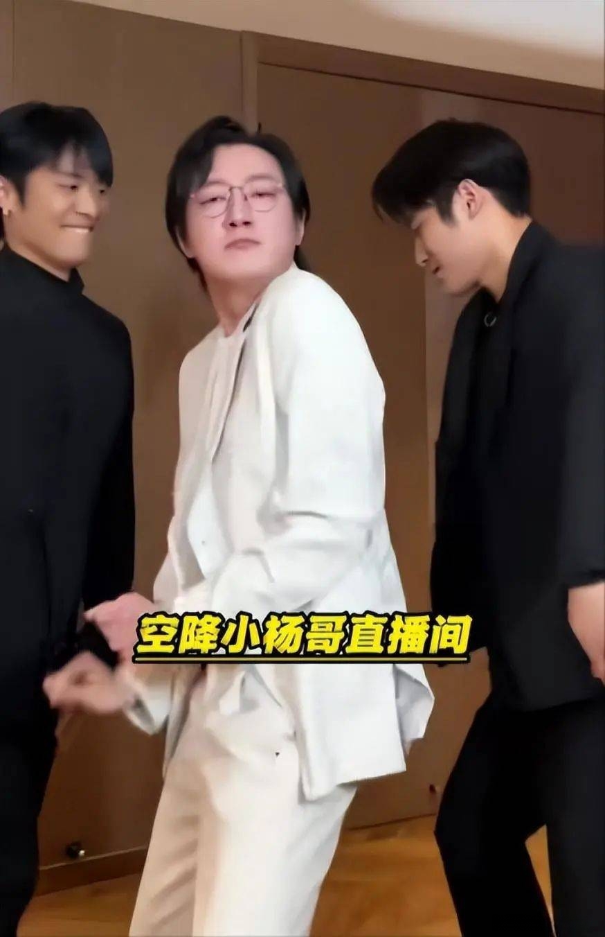 《狂飙》配角开启捞金之路!赚钱不寒碜,可急功近利的吃相太磕碜 《狂飙》配角开启捞金之路!赚钱不寒碜,可急功近利的吃相太磕碜