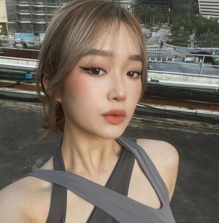 美女图集:判断是不是辣妹,不是看她的颜值,而是看她的穿搭 美女图集:判断是不是辣妹,不是看她的颜值,而是看她的穿搭