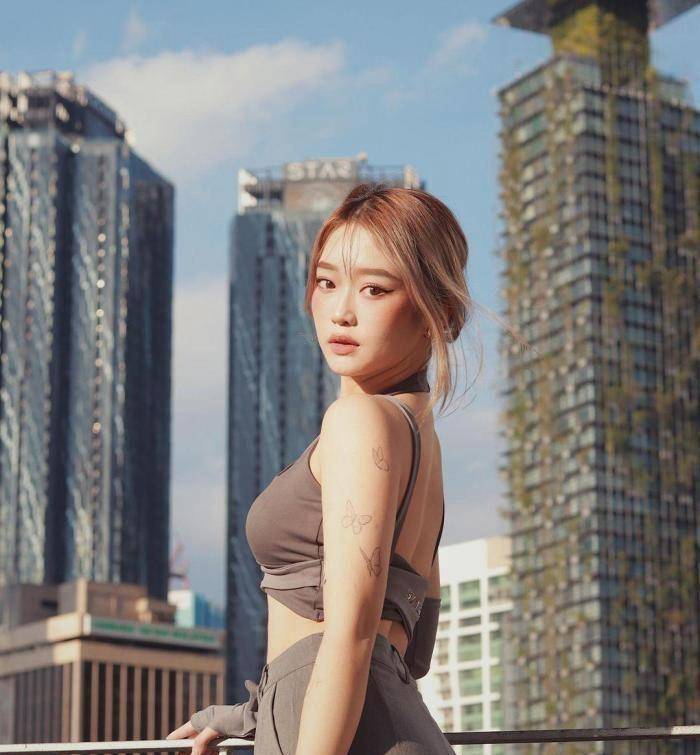 美女图集:判断是不是辣妹,不是看她的颜值,而是看她的穿搭 美女图集:判断是不是辣妹,不是看她的颜值,而是看她的穿搭