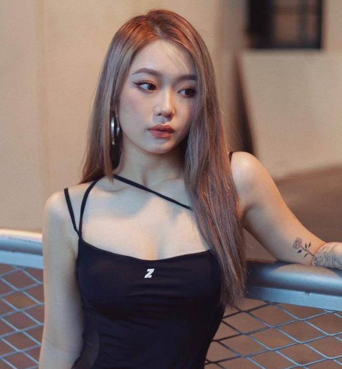 美女图集:判断是不是辣妹,不是看她的颜值,而是看她的穿搭 美女图集:判断是不是辣妹,不是看她的颜值,而是看她的穿搭