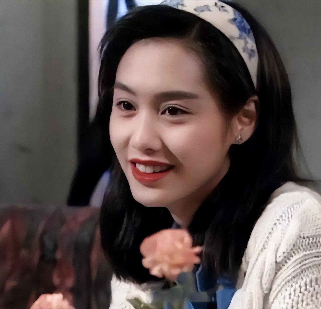 52岁朱茵现状：住深山残屋，开97年破车，她活成了娱乐圈李子柒