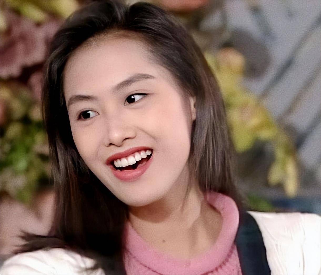 52岁朱茵现状：住深山残屋，开97年破车，她活成了娱乐圈李子柒