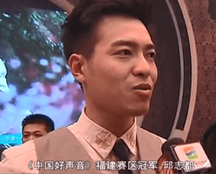 好声音冠军揭黑幕！烧证书、砸奖杯称梦想是空洞，网友：抵制蓝台