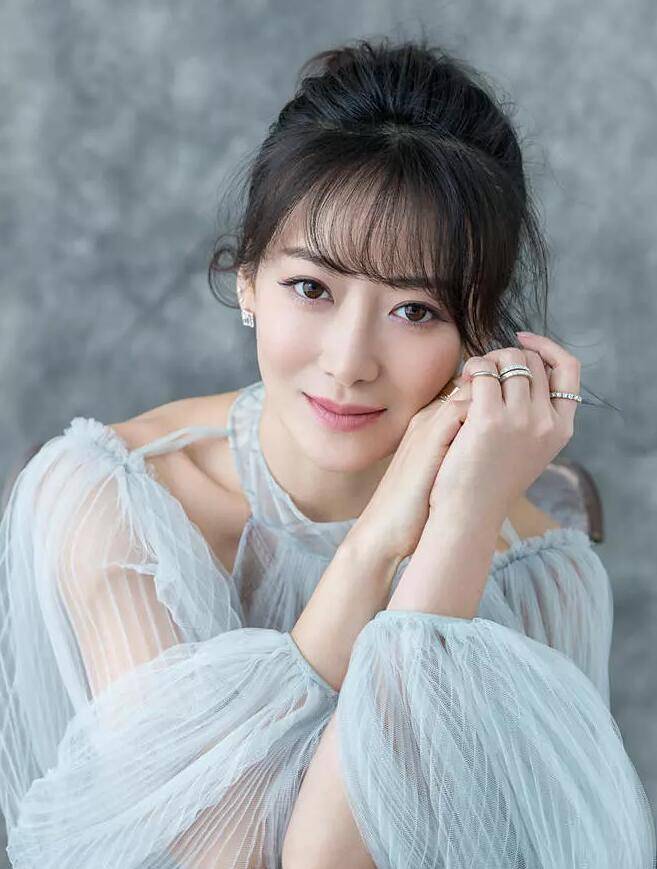 没退圈却过气的6位内地女星,各有各的活法,最大46岁,最小37岁 没退圈却过气的6位内地女星,各有各的活法,最大46岁,最小37岁