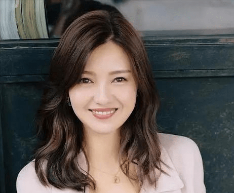 没退圈却过气的6位内地女星,各有各的活法,最大46岁,最小37岁 没退圈却过气的6位内地女星,各有各的活法,最大46岁,最小37岁