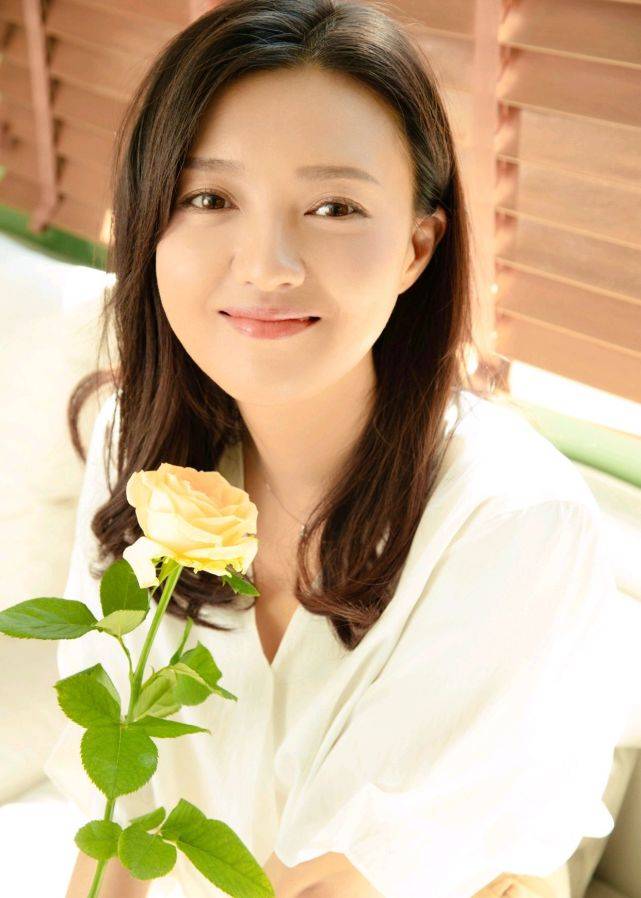 没退圈却过气的6位内地女星,各有各的活法,最大46岁,最小37岁 没退圈却过气的6位内地女星,各有各的活法,最大46岁,最小37岁