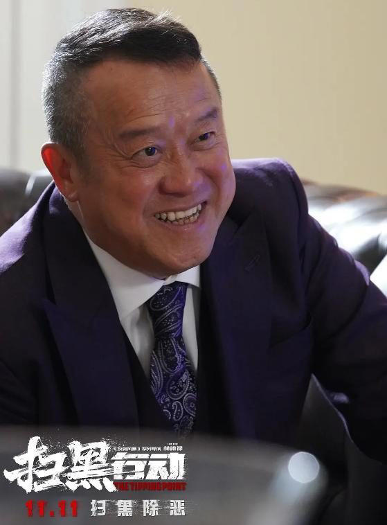 连夺3天票房冠军,吴孟达客串新片击败《万里归途》拿下票房第一 连夺3天票房冠军,吴孟达客串新片击败《万里归途》拿下票房第一
