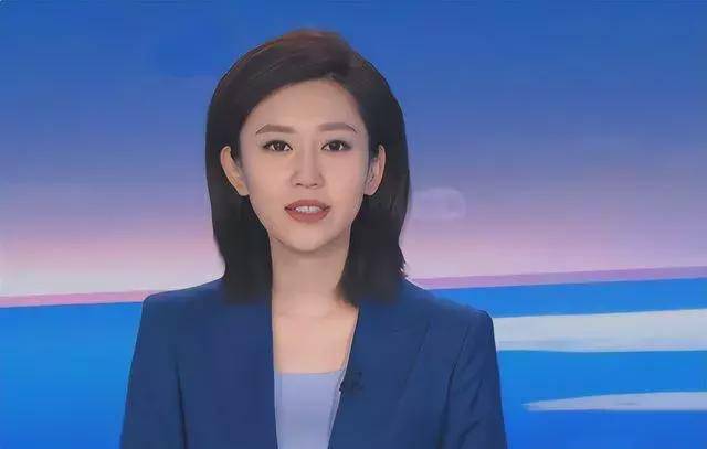 不配主持？90后主持王音棋微笑播报《新闻联播》，网友：快滚下去