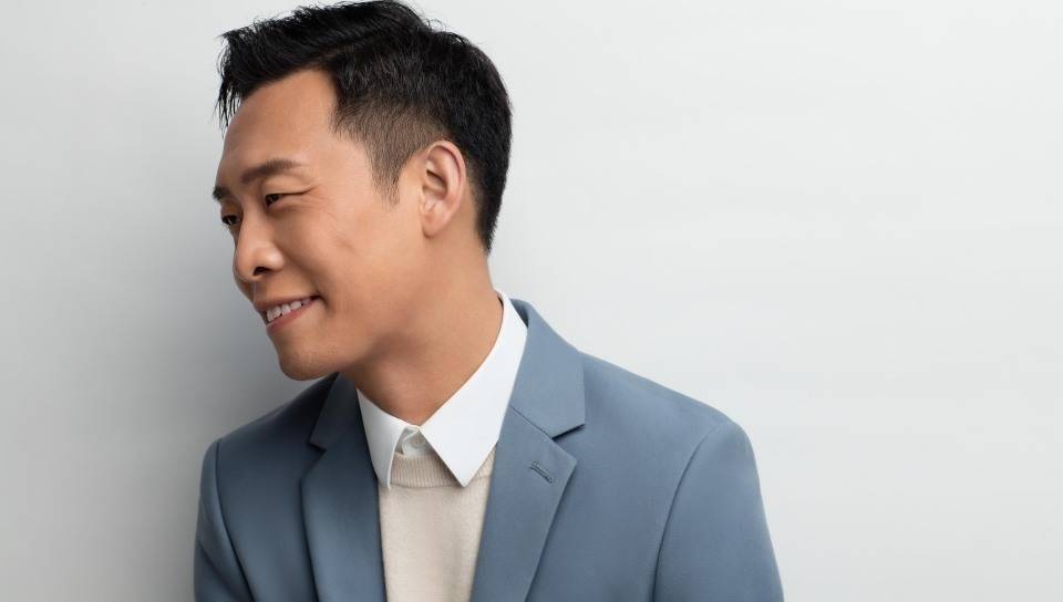 张译路演风波:拒签《狂飙》书与穿马面裙,武汉现场表情引发热议 张译路演风波:拒签《狂飙》书与穿马面裙,武汉现场表情引发热议